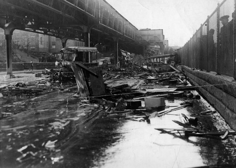 Illustration for article titled Hace exactamente 100 años ocurrió una catástrofe insólita: un diluvio mortal de melaza arrasó la ciudad de Boston